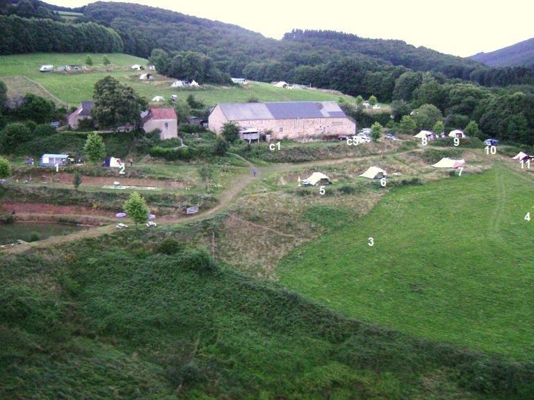 Camping La Foret Du Morvan Vintage Caravan Larochemillay المظهر الخارجي الصورة